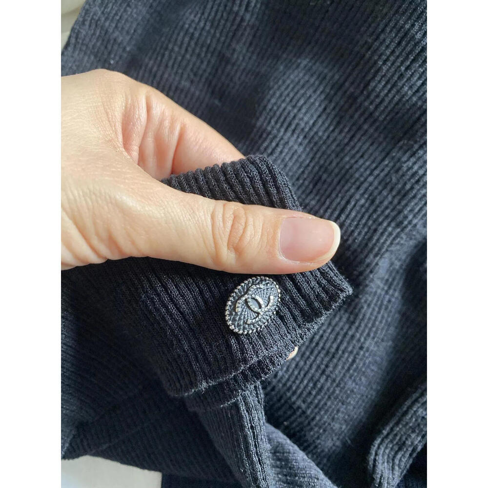 2009 CHANEL 09P Black Rib Knit Top V-Neck Shirt FR-34 US-2 Cotton Short Sleeve - Picture 6 of 7